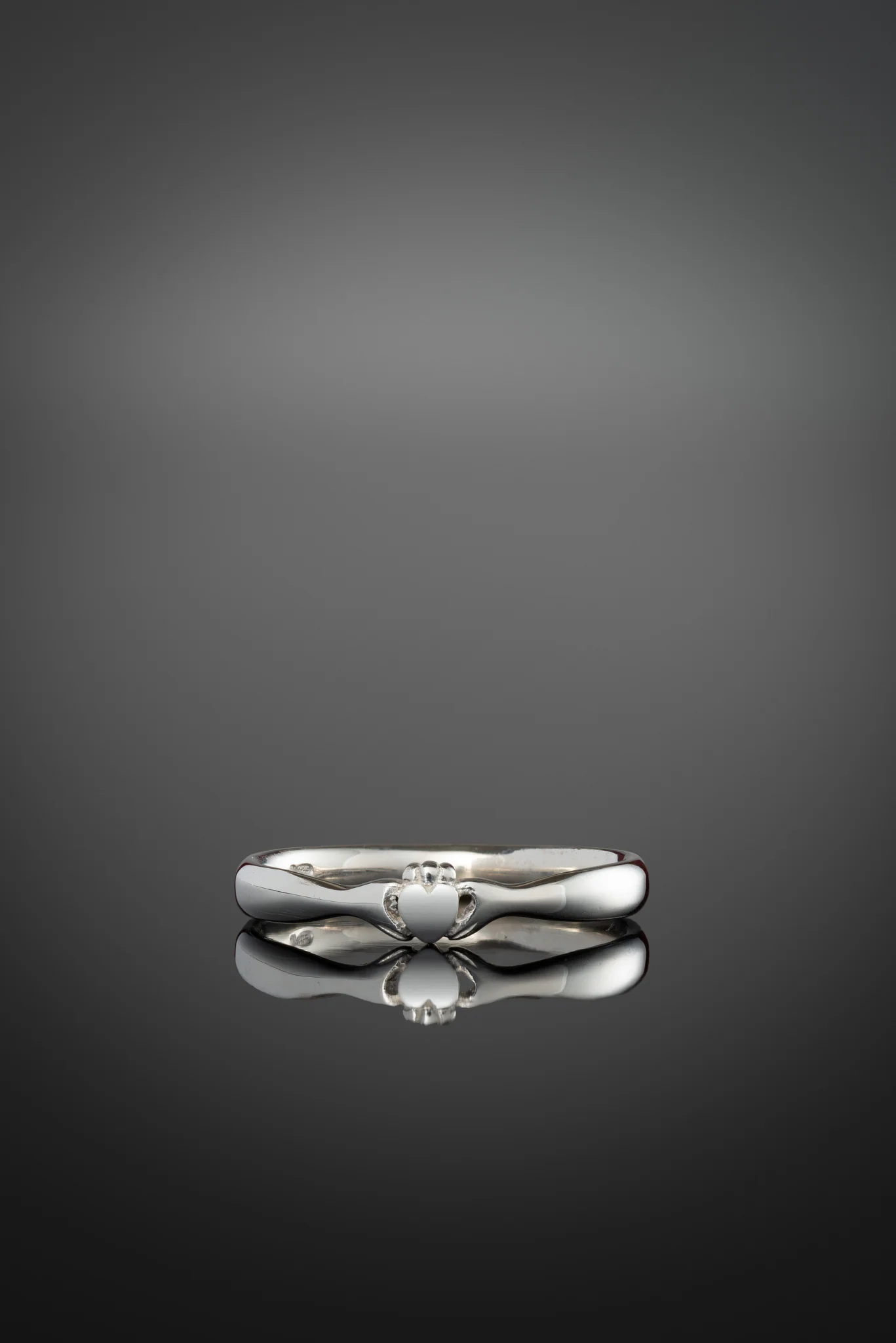 An Ceann Beag Claddagh Ring