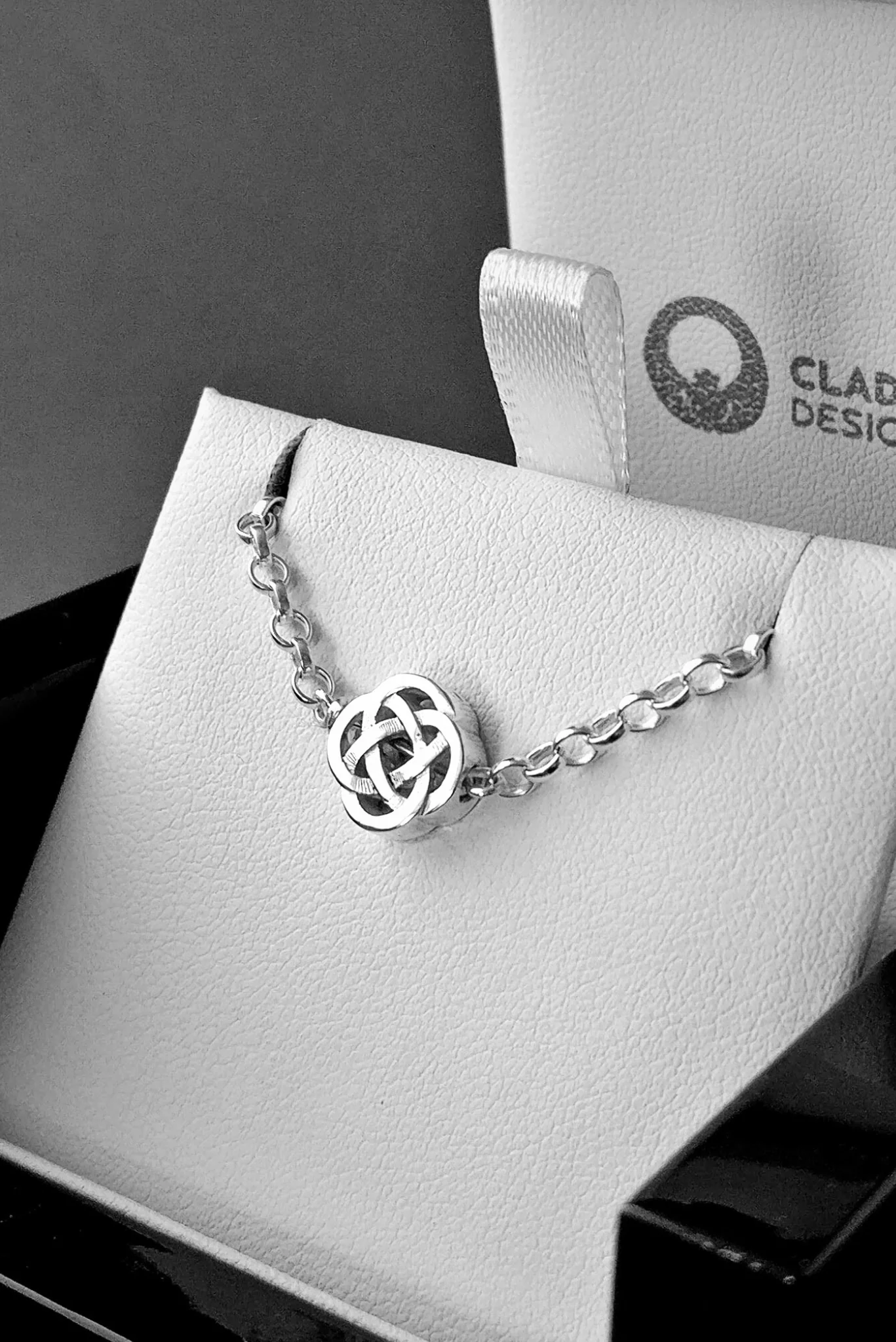 Celtic Knot Bracelet Silver - Image 4
