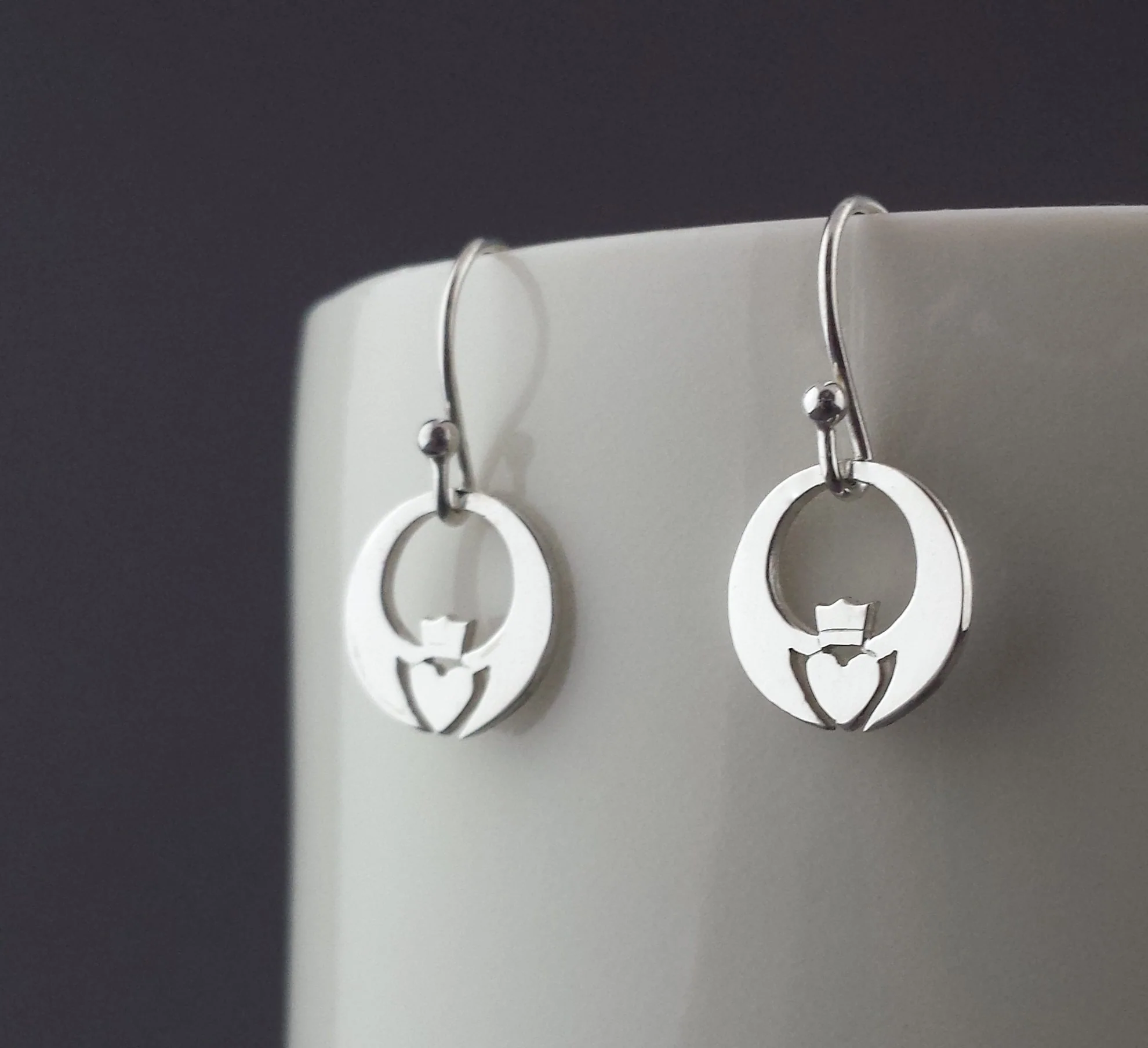 Silver Claddagh Earrings - Image 5