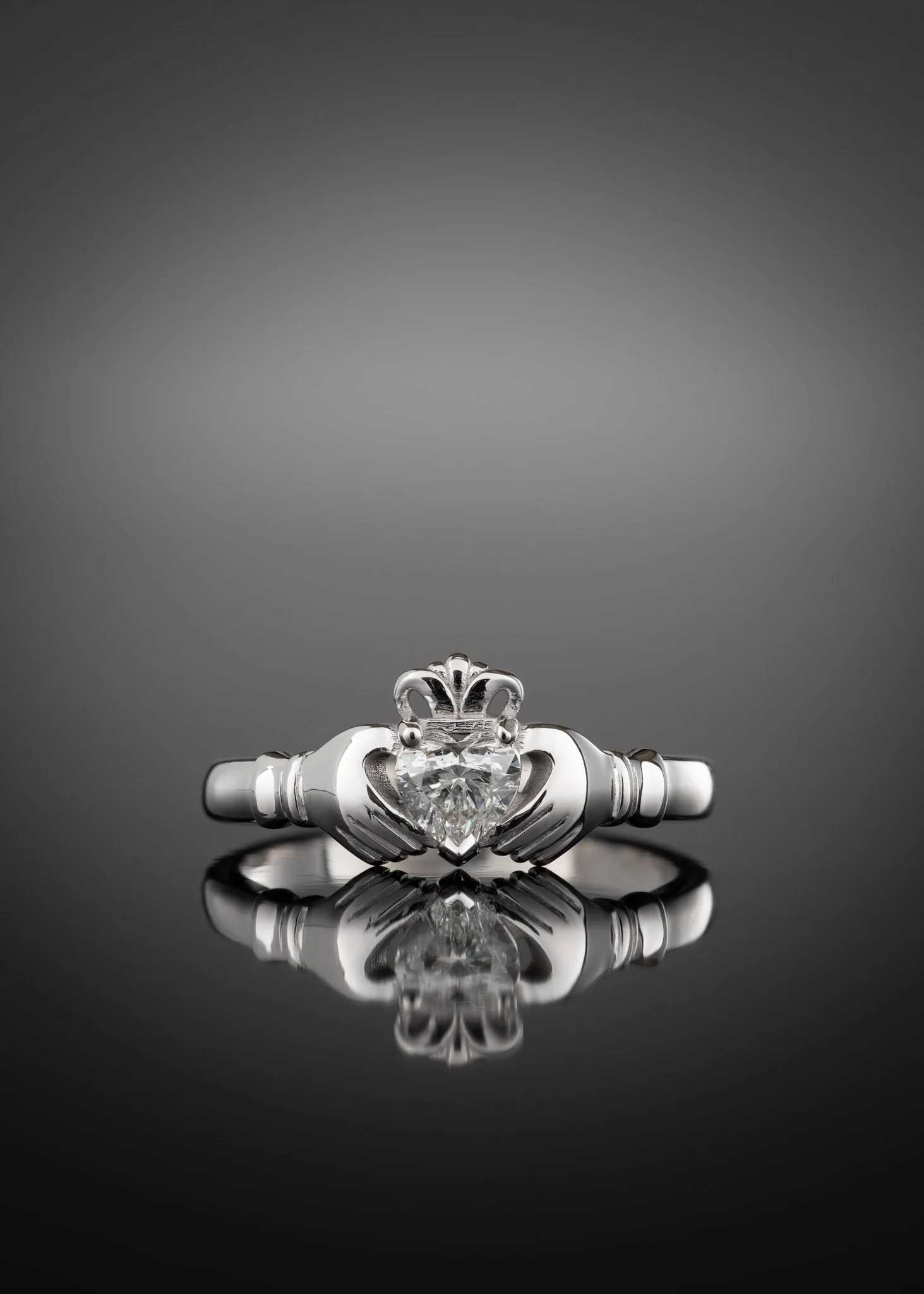 Diamond Claddagh Ring White Gold