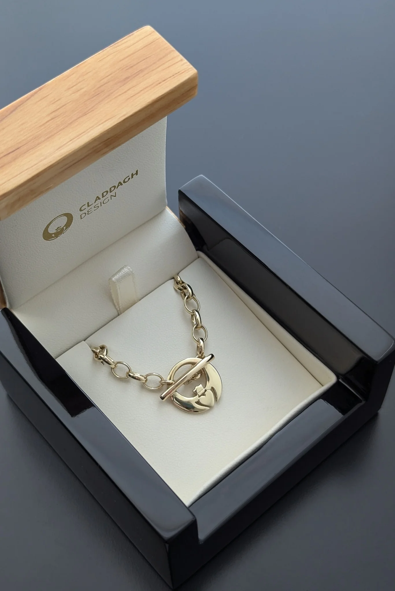 Gold Claddagh Bracelet - Image 4
