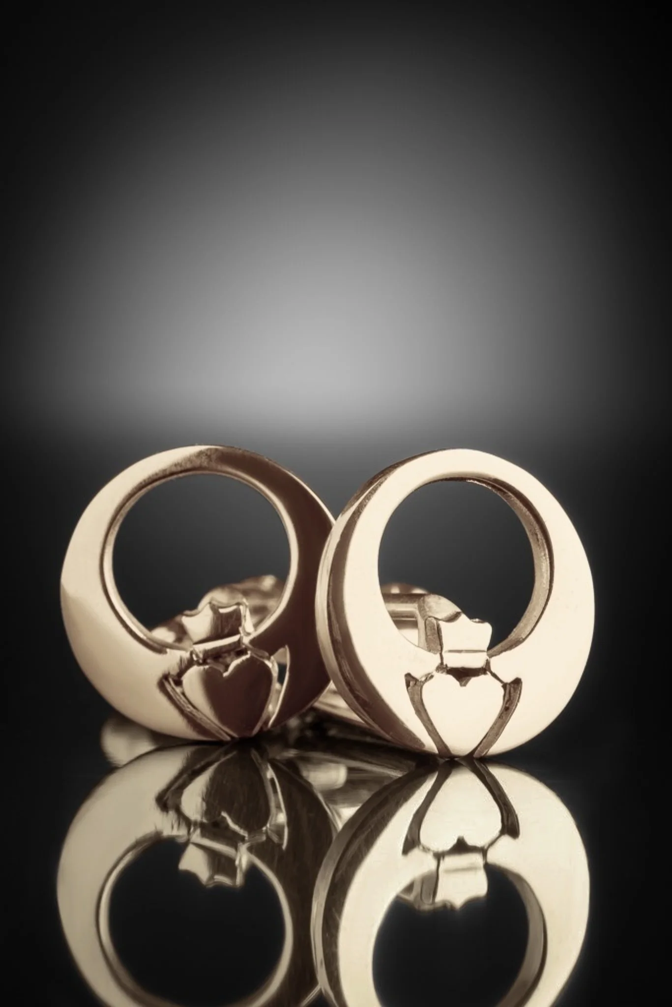 Gold Claddagh Cufflinks