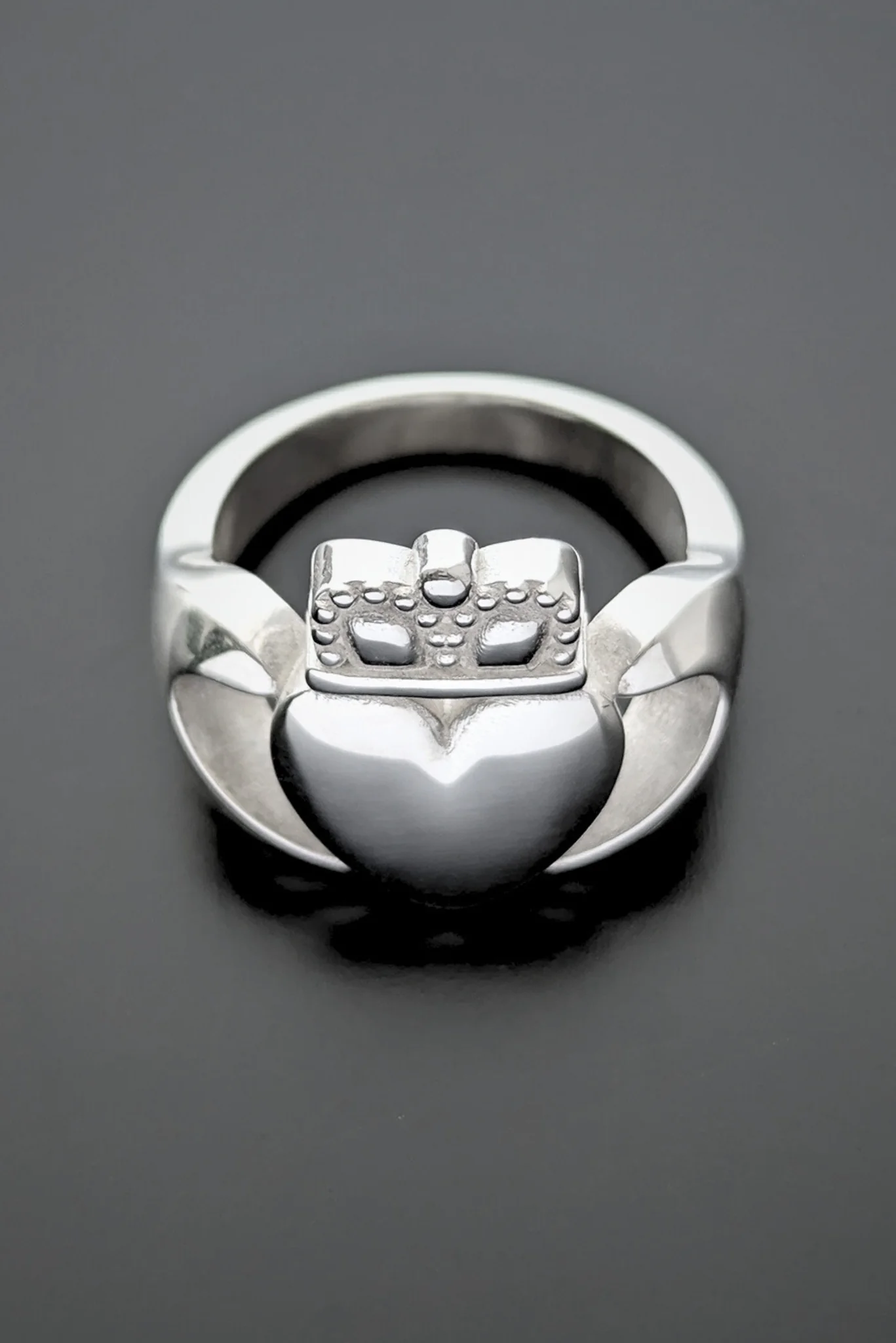 Large Legacy Claddagh Ring Silver - Image 7