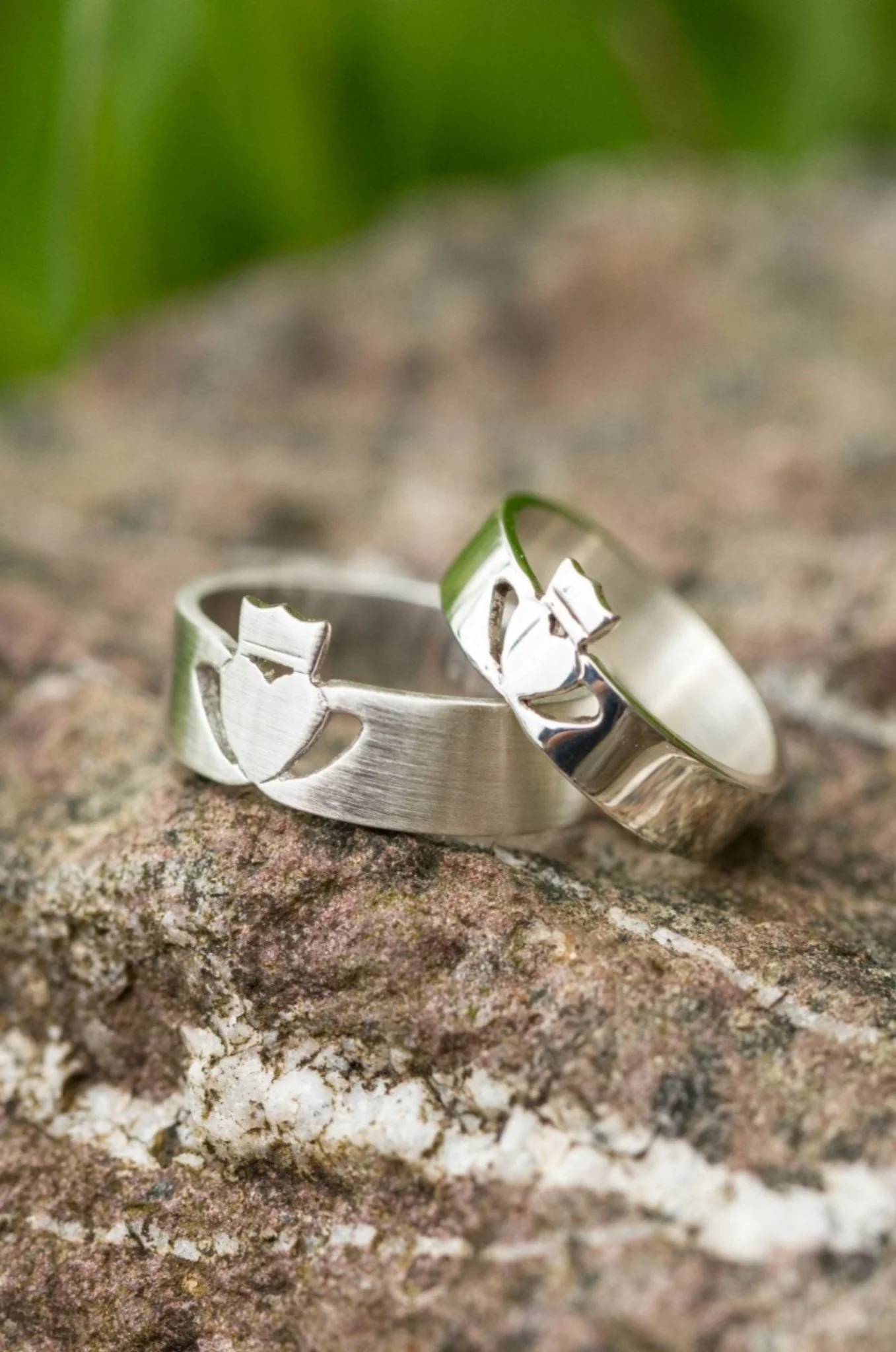 Men's Modern Claddagh Ring Silver - Image 4