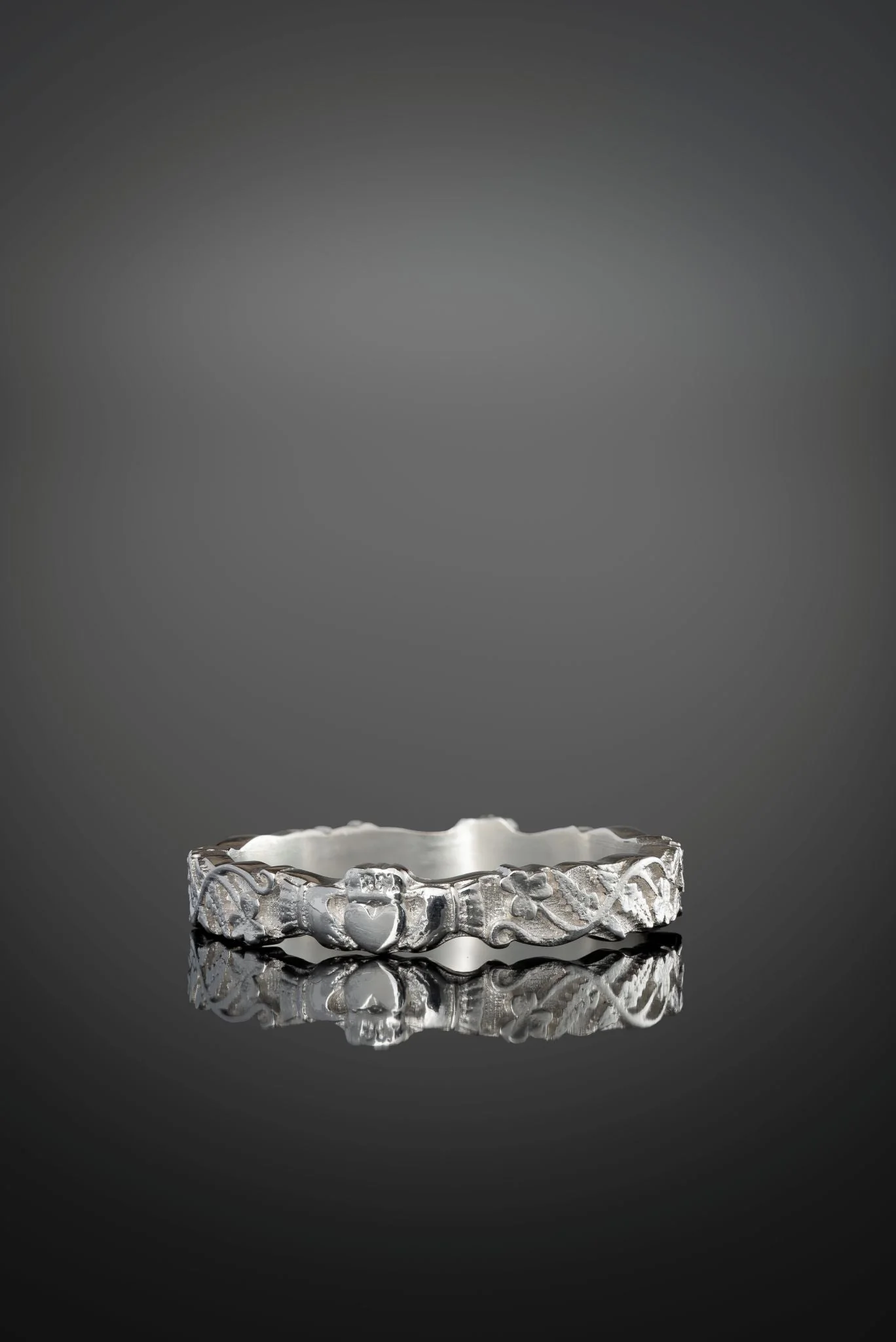 Gold Nature Inspired Fern & Shamrock Claddagh Ring 3.5mm - Image 2