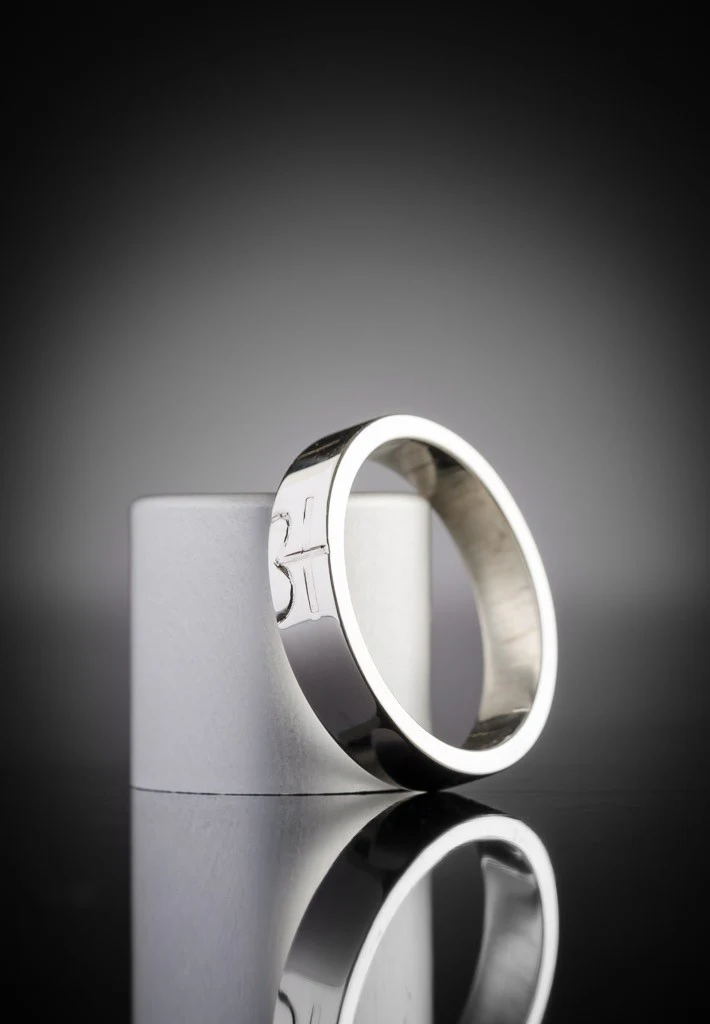Ogham Heart Wedding Ring Set - Image 3