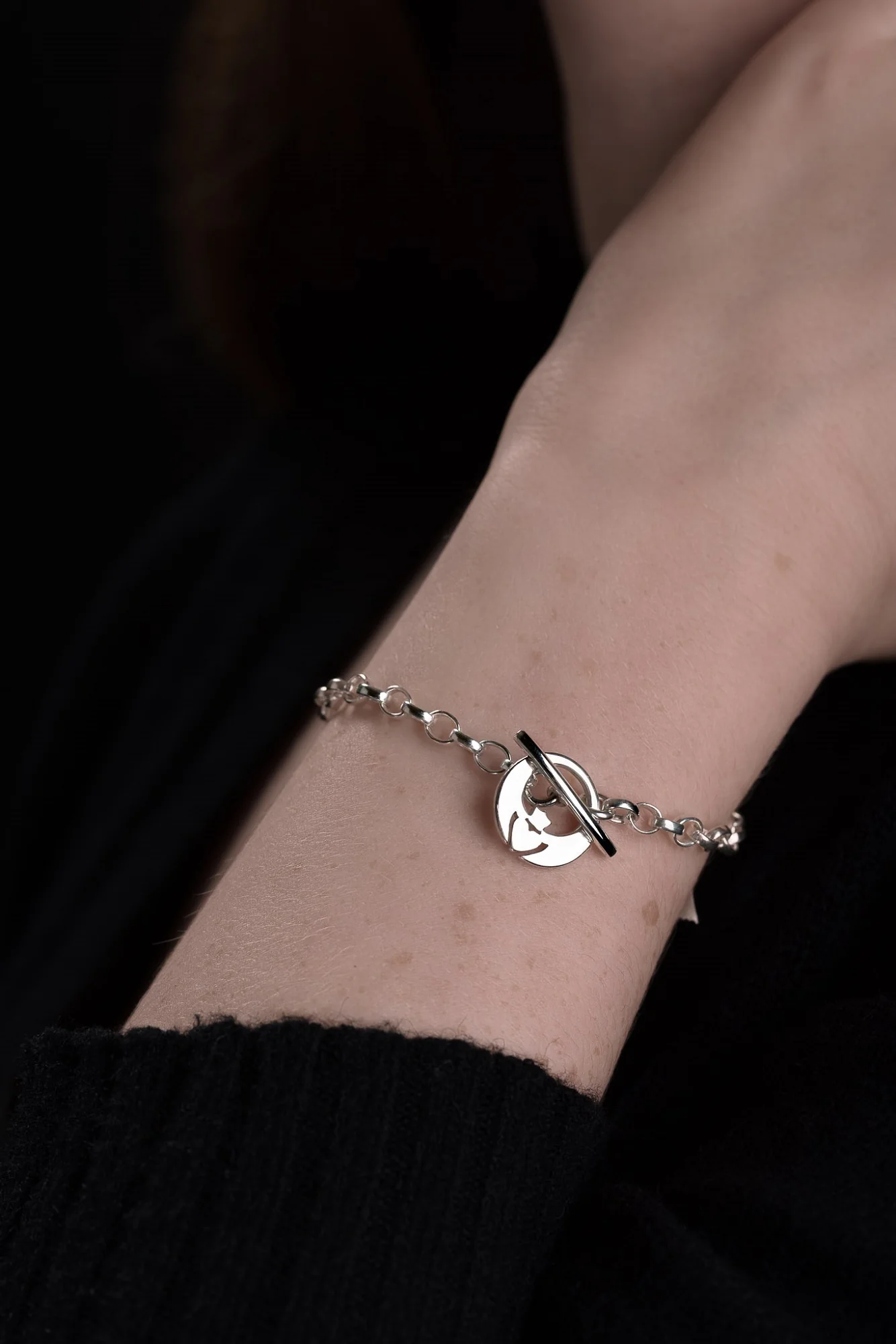 Silver Claddagh Bracelet - Image 3