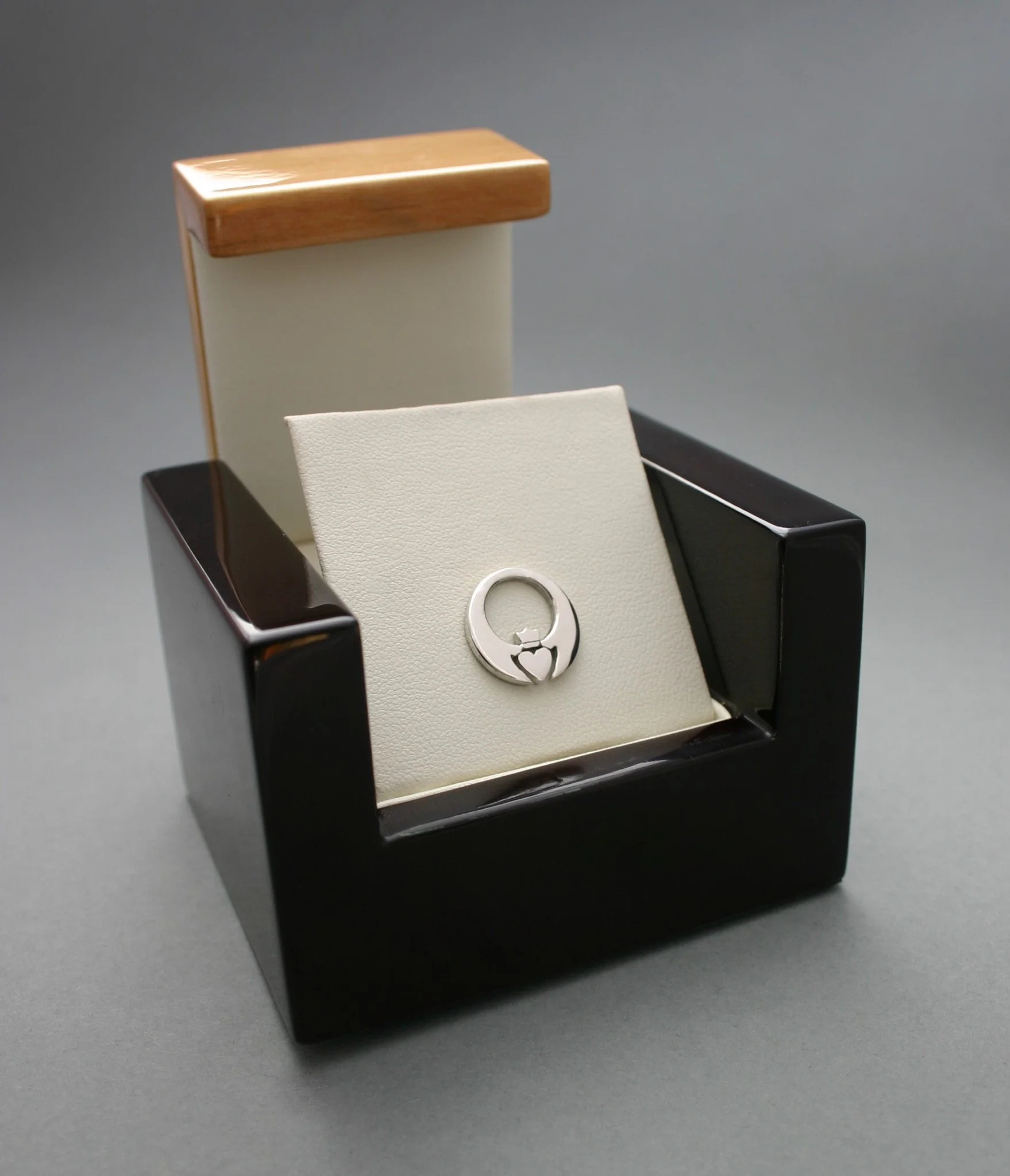 Silver Claddagh Tie Pin - Image 3