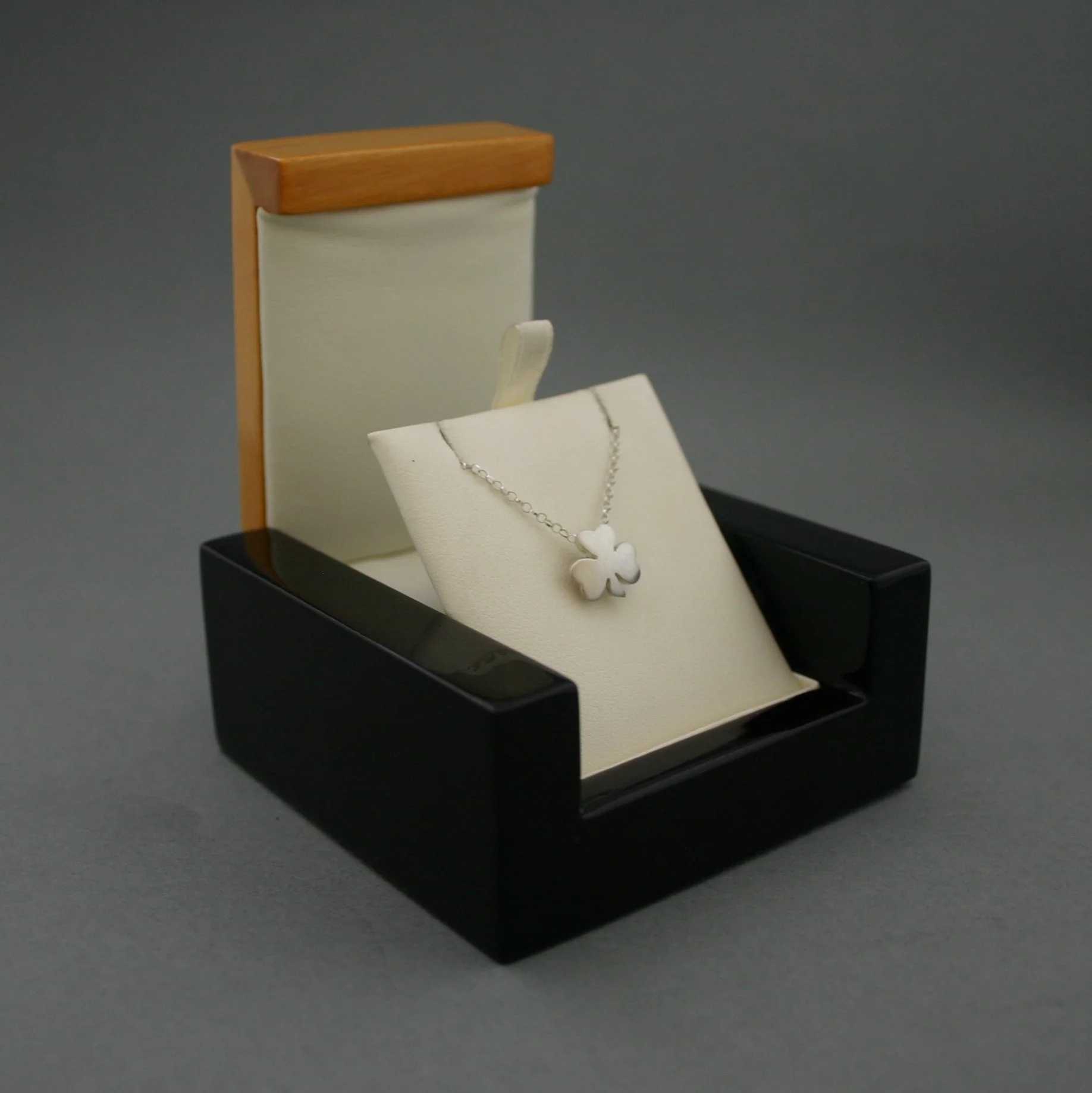 Silver Shamrock Pendant - Image 2