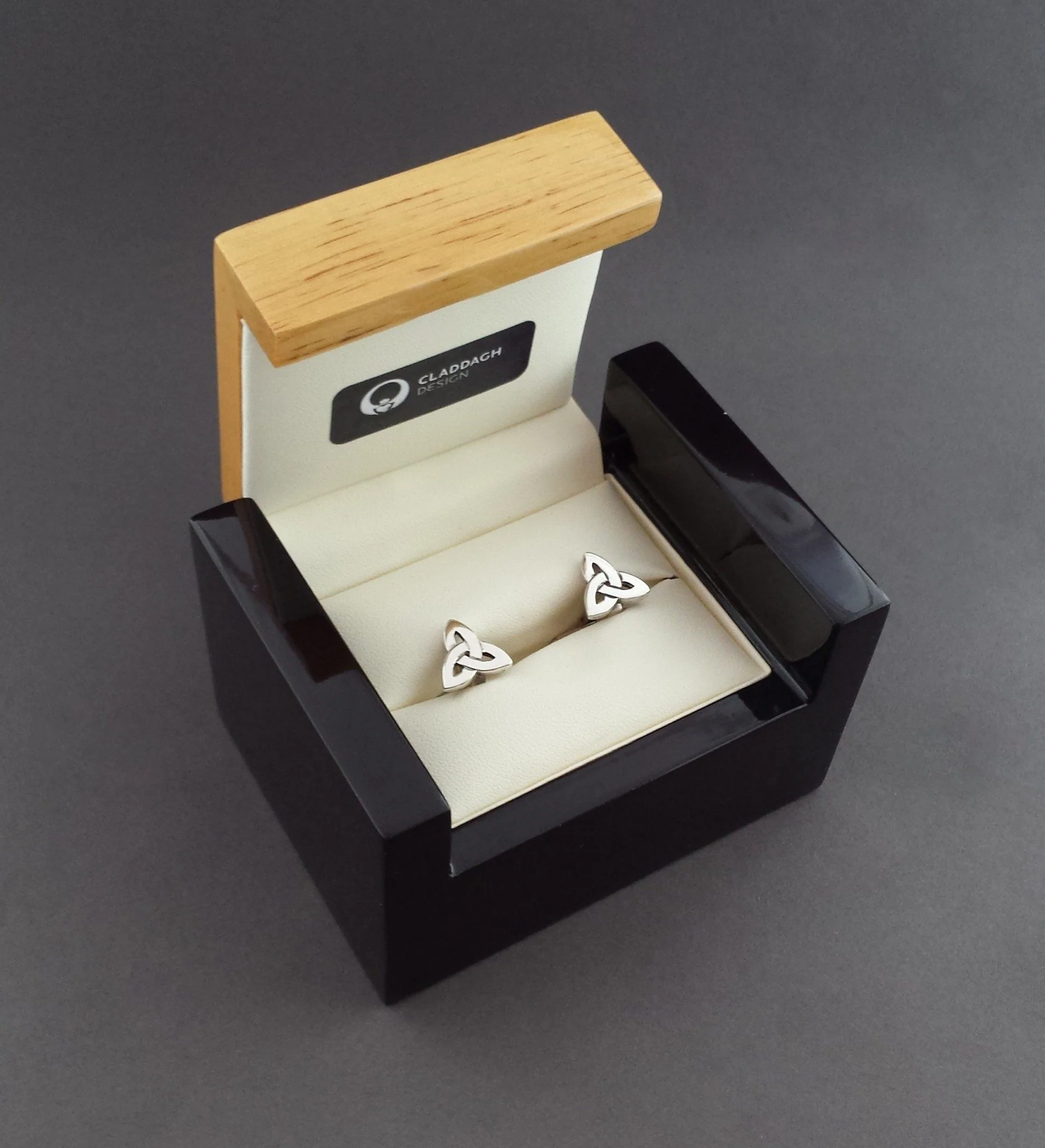 Trinity Knot Cufflinks - Image 3