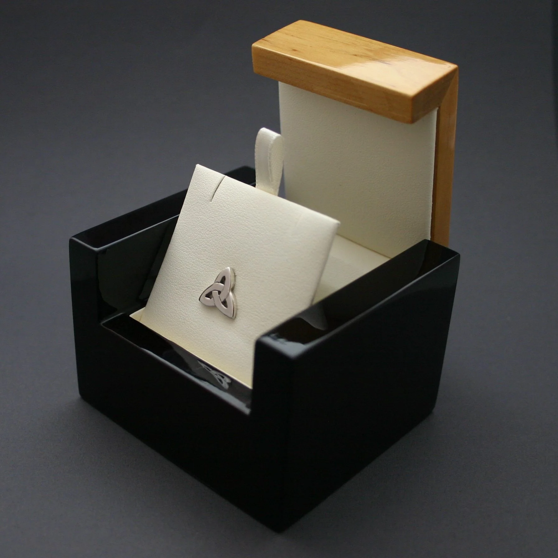 Trinity Knot Tie Pin - Image 2
