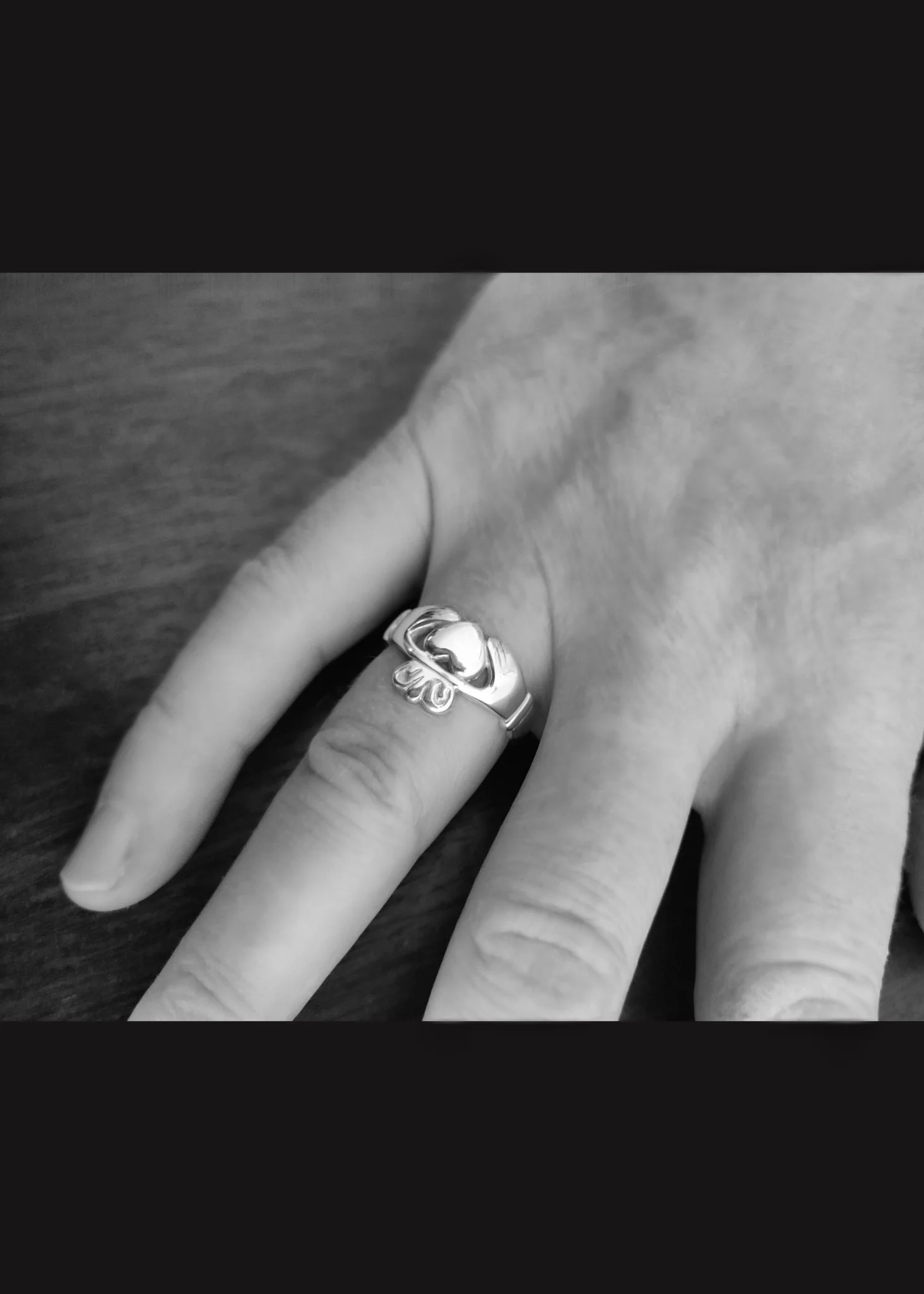 Men's Claddagh Ring White Gold - Image 3