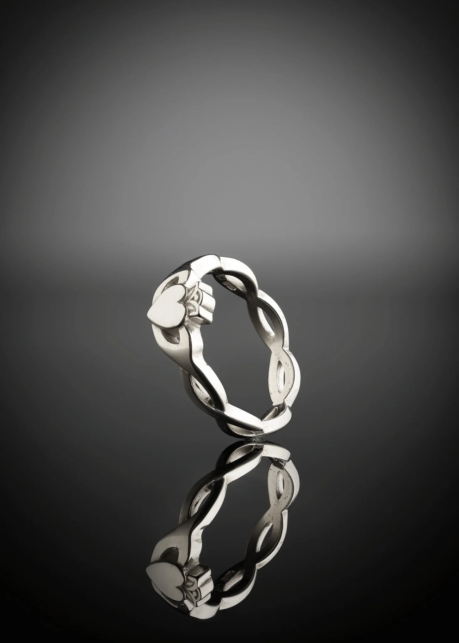 White Gold Claddagh Ring Twist Band - Image 3